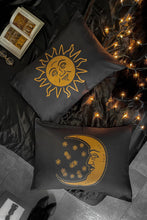 Carica l&#39;immagine nel visualizzatore di Gallery, Killstar Folk Horror Pillowcases
